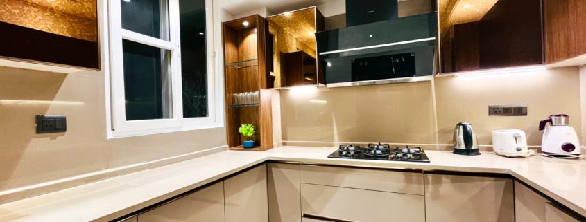 Essel Service apartments in Gurgaon with fully equipped kitchen. What equipment will I find in the Serviced Apartments kitchen?